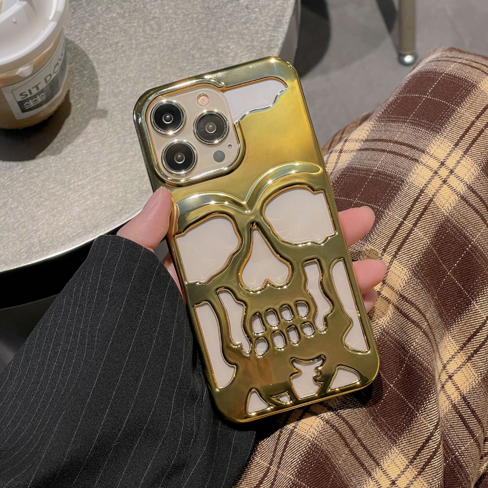 Luxury Plating 3D Skull Phone Case For I-Phone 14 Pro Max 13 12 11 Plus Breathable Glossy Hollow Out Gold Metallic Paint - tallpapa